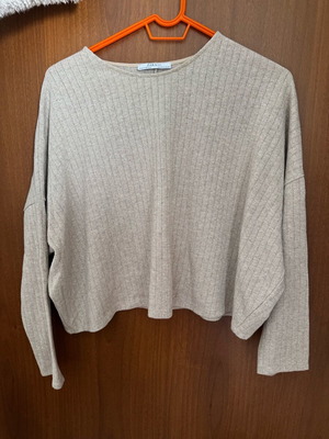 ZARA Crop women's top like new, beige with gold thread