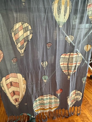 Pashmina with Hot Air Balloons like new, gray and beige