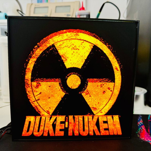 Duke Nukem lamp like new, USB with switch, 20x20cm
