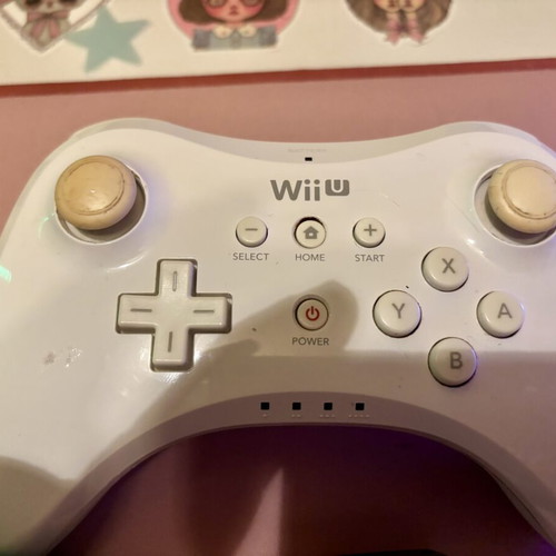 Original Nintendo Wii and Wii U controllers, Super Mario Luigi version