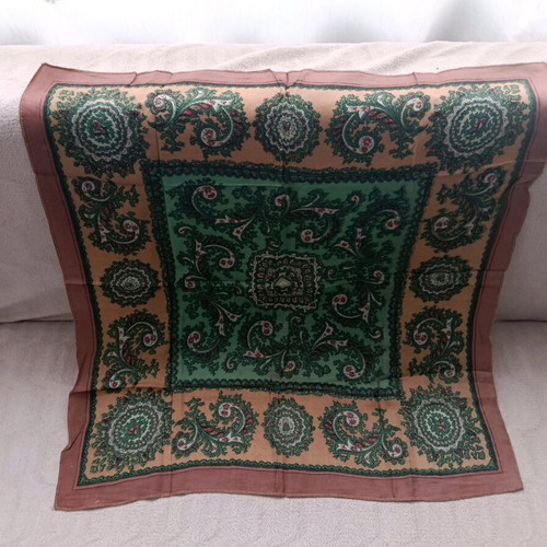 Headscarf like new, brown and green, size 63x63 cm