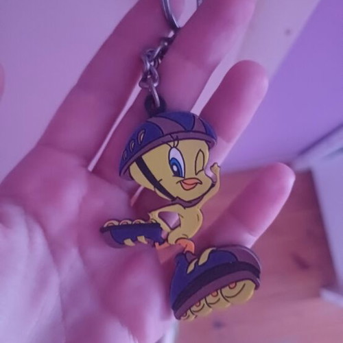 Vintage Looney Tunes Tweety Bird rollerblades keychain (2000)