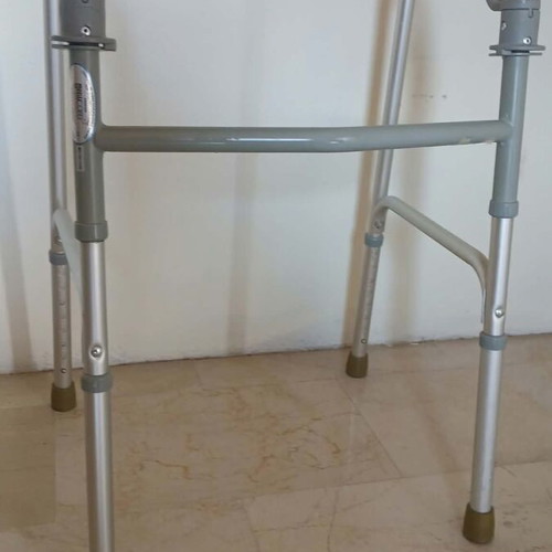 Folding aluminum walker, adjustable height