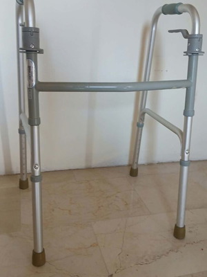 Folding aluminum walker, adjustable height