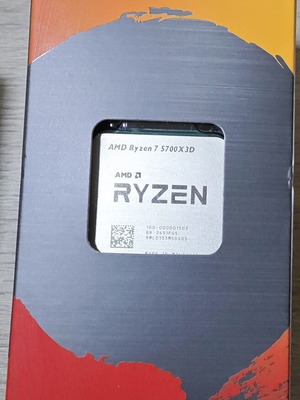 AMD Ryzen 7 5700X3D CPU tray σαν καινούργιο