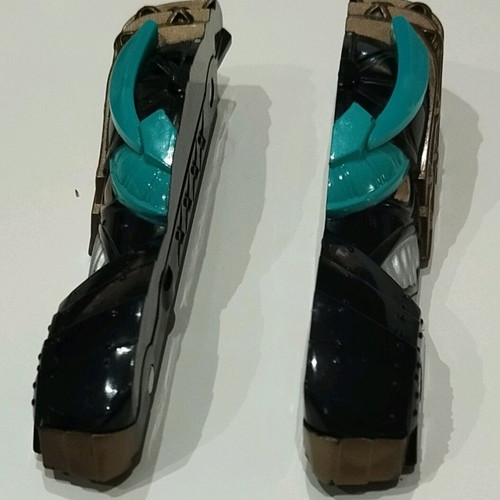 Hot Wheels car with magnets like new