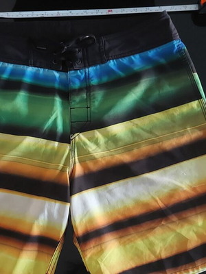 Quiksilver - size 32