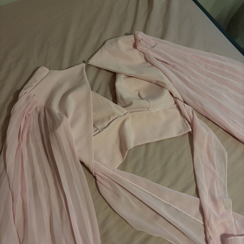 Decoro crop top pink, like new, backless with built-in cups