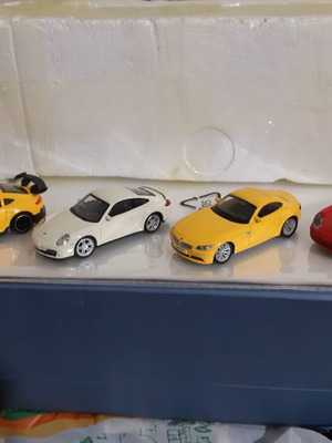 Lot με 4 γερμανικά Super Car σαν καινούργιο, κλίμακας 1/43
