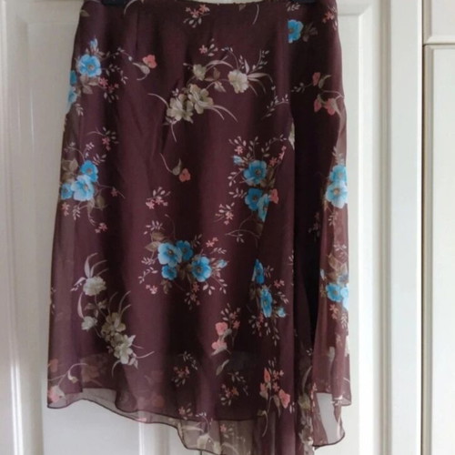 Anna Riska skirt new, floral chiffon with satin lining, size XL