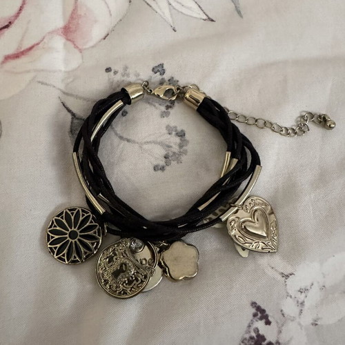 Black bracelet like new