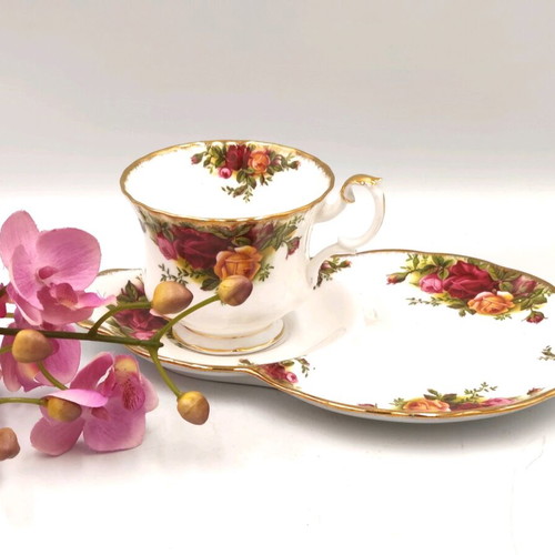 Royal Albert Old Country Roses coffee/tea tennis set like new