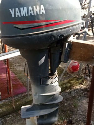 Εξωλέμβια Yamaha 15hp 2t μεταχειρισμένη, μακρύ πόδι, με χειρολαβή