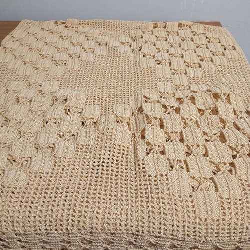 Handmade tablecloth like new