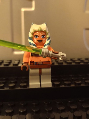 Lego Star Wars Minifigure Ahsoka Tano with accessories like new