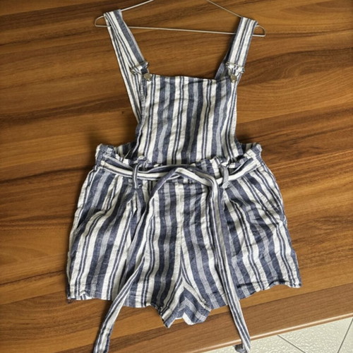 Vintage Style Overall Shorts Anel like new, adjustable straps, summer fit