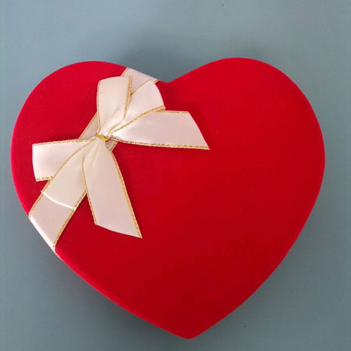 Heart-shaped box like new for decoration or storage
