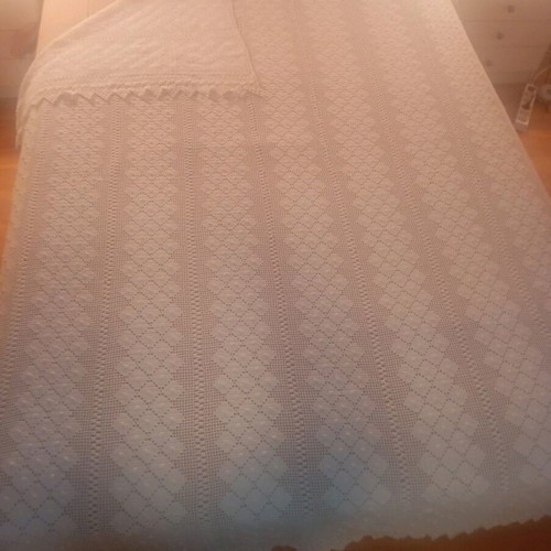Handmade white crochet vintage blanket like new, 210x190 cm