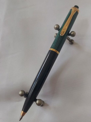 Pelikan K400 pen green used