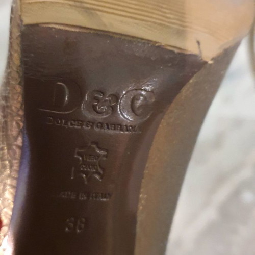 Dolce & Gabbana bronze pumps like new, size 38
