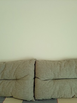 Headrest pillows with Velcro like new