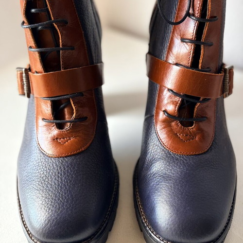 Paola Ferri leather two-tone ankle boots new, size 41, blue and brown