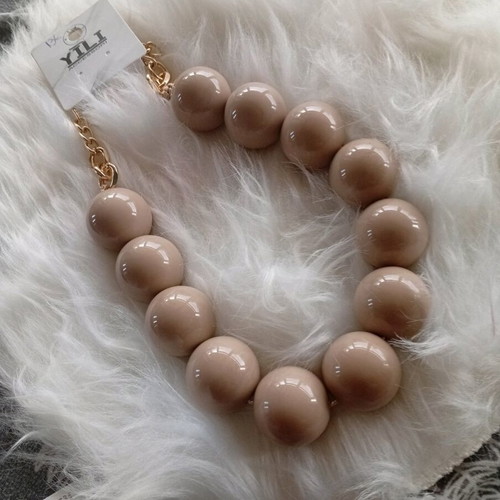 Necklace with round stones new beige unused