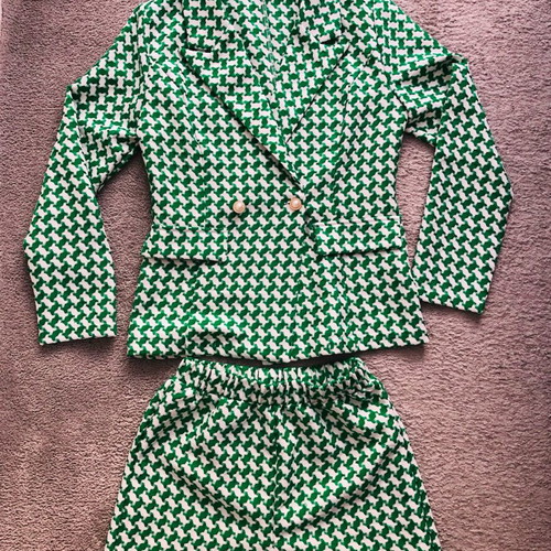Shein women's suit used, blazer and shorts, size S