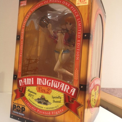 Nami Mugiwara ver 2 figure like new, limited edition 10th anniversary