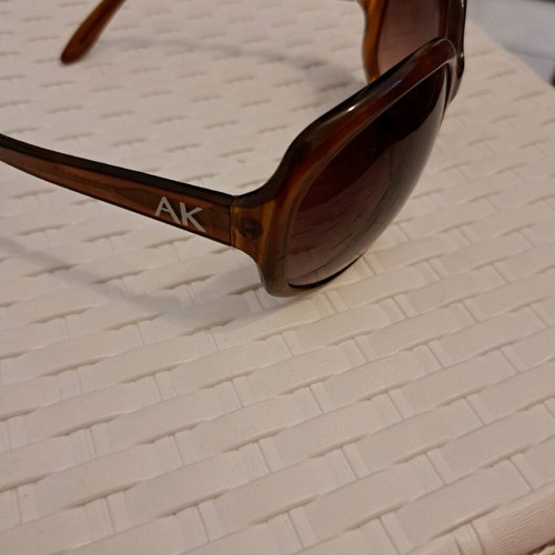 AK sunglasses like new, large