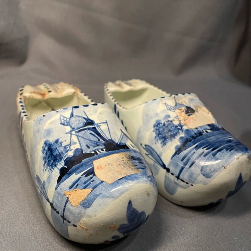 Dutch decorative porcelain shoes used, set of 3 souvenirs