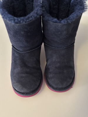 Ugg για κορίτσια ν32 σαν καινούργιο, μπλε και ροζ μπότες