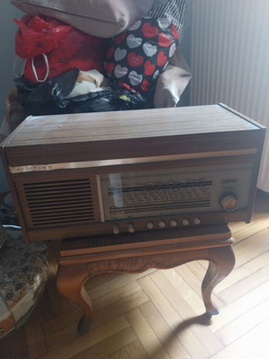 Korting radio turntable like new