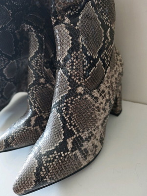 Μπότες over-the-knee καινούργιες με snake skin τύπωμα, νούμερο 41