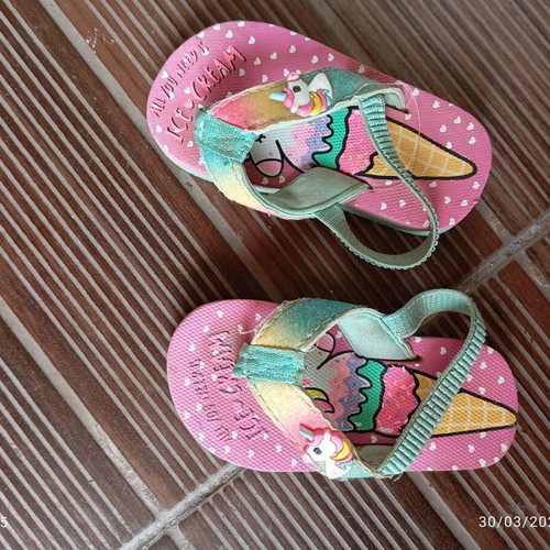 Girl flip flops used, size 19-20