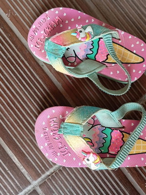Girl flip flops used, size 19-20