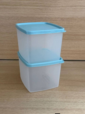 Σετ 2 τετράγωνα δοχεία Tupperware 840 ml με αεροστεγή καπάκια