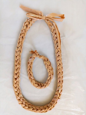 Handmade knitted necklace and scrunchie set Sunset like new, gold