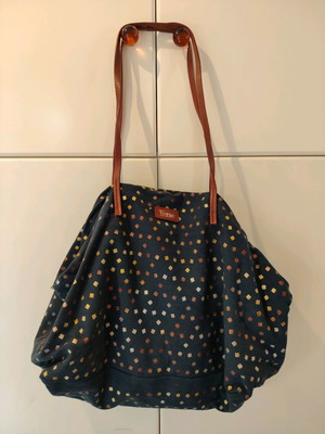 Yerse shoulder bag like new with 3 inner pockets, blue with leather details