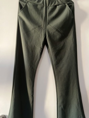 Celestino pants new, size M-L, olive green with pockets and elastic