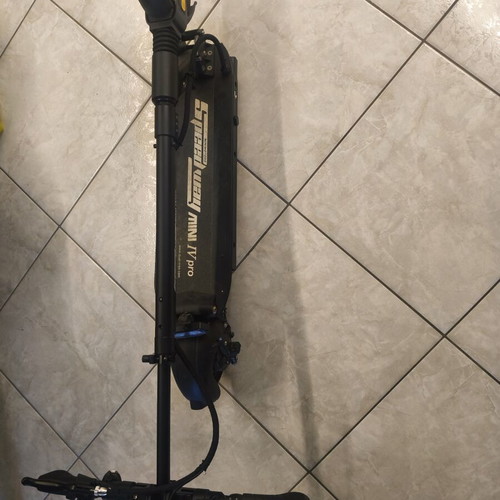 Electric scooter like new with extra accessories