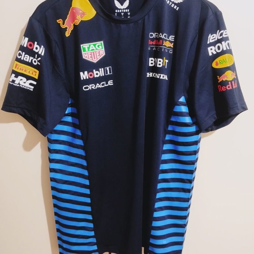 Red Bull Honda T-shirt like new, medium