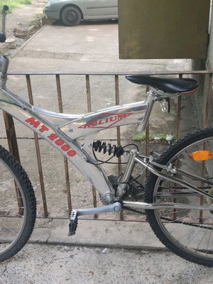 Helium mountain bike like new, 21 speeds, 26-inch wheels, aluminum