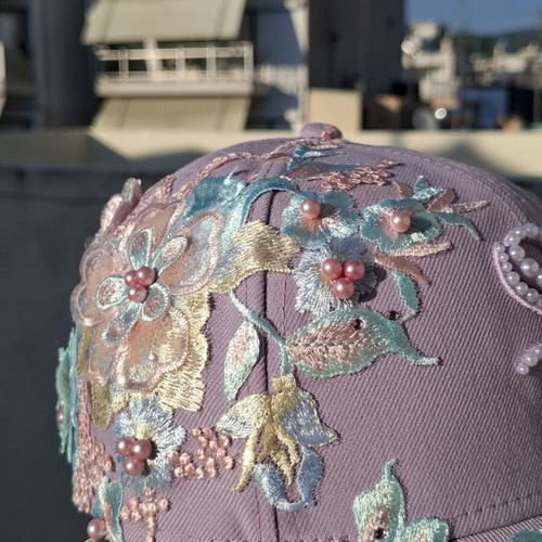 New Era 59FIFTY custom cap brand new, lilac with floral embroidery