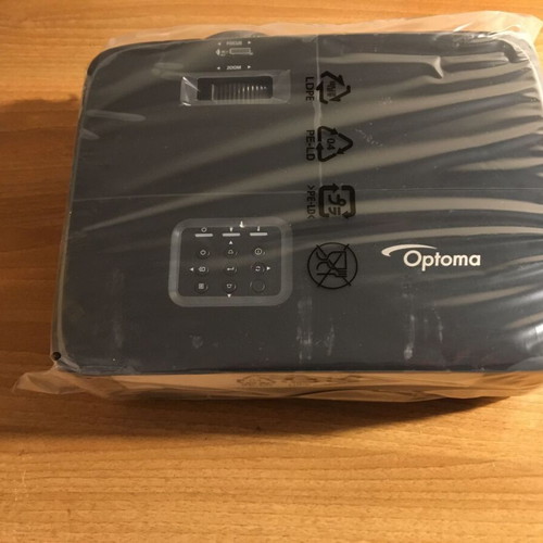 Optoma X371 projector with 1024x768 resolution