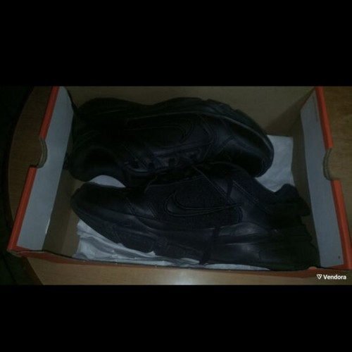 Nike Defy All Day men's sneakers size 44, like new, black
