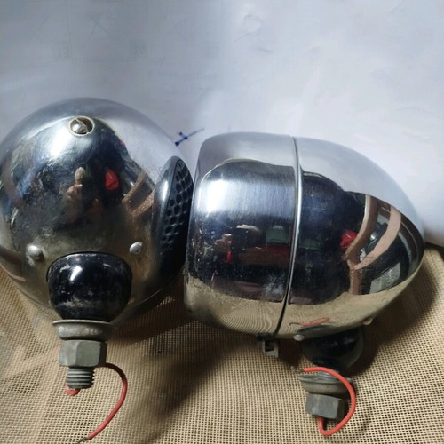 Vintage car beam headlights used in very good condition