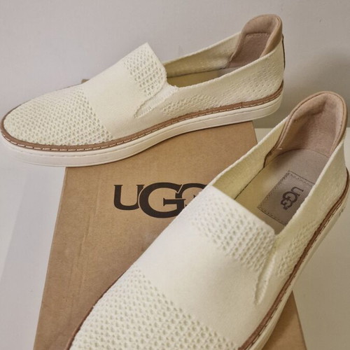Ugg moccasins new, size 38, white beige