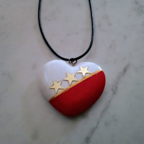 Handmade heart necklace new, painted with acrylics