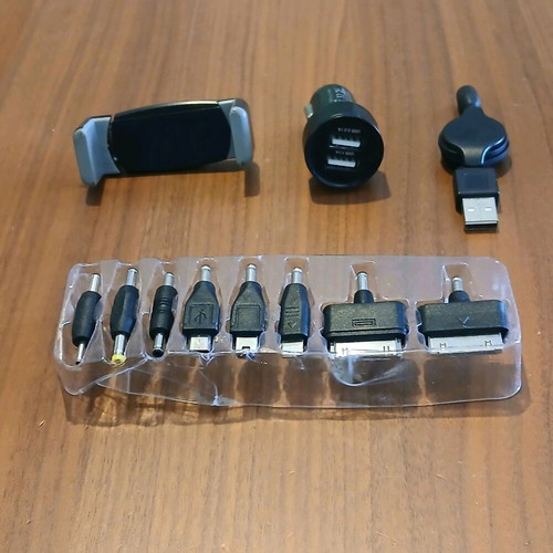 Car charger 8 in 1 universal with phone holder used